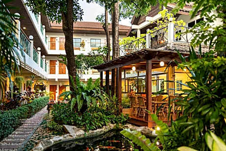 Charlie House Pinklao