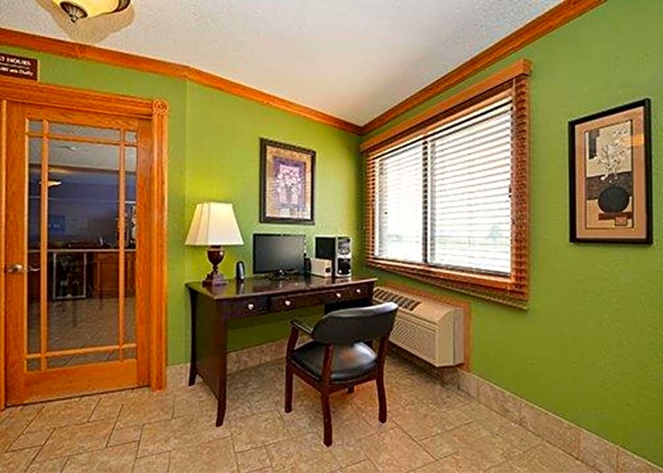Quality Inn & Suites Grinnell near University