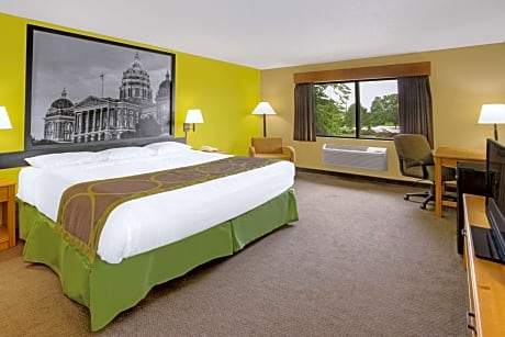 1 King Bed Pool View Non-Smoking