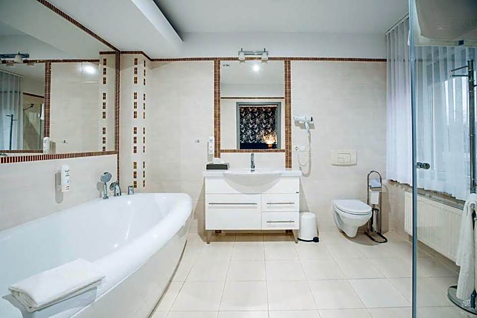 Miejsca noclegowe i Restauracja Kamiński