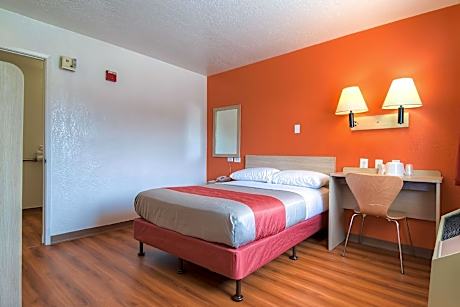 1 Double Accessible with Roll In Shower Non-Smoking