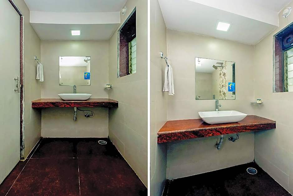 OYO 23656 Parimeet Hotel