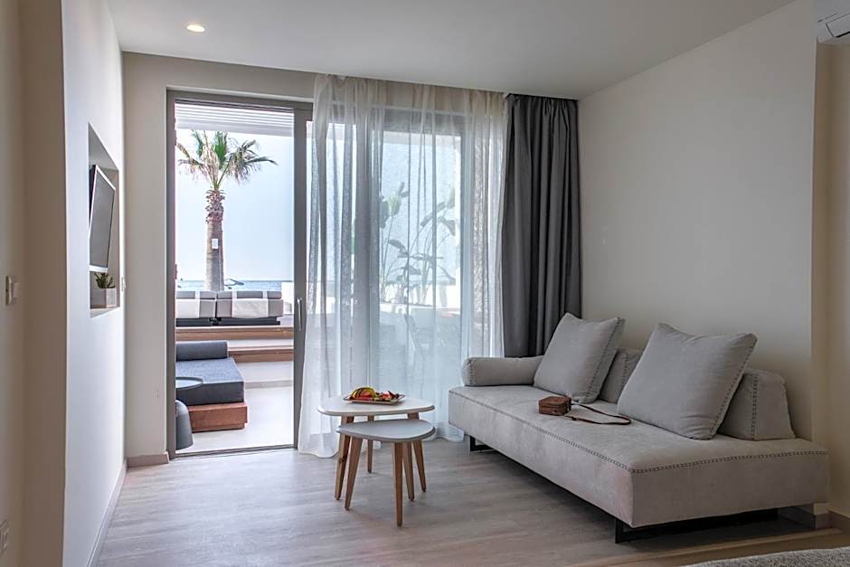 Iperion Beach Hotel