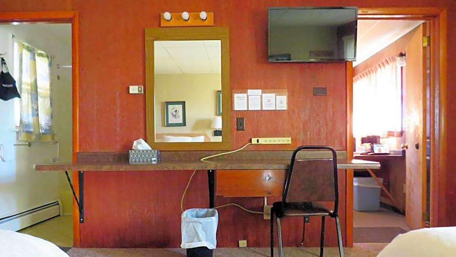Indianhead Ironwood Hotel