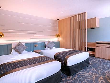 Standard Twin Room with Private Bathroom - Non-Smoking