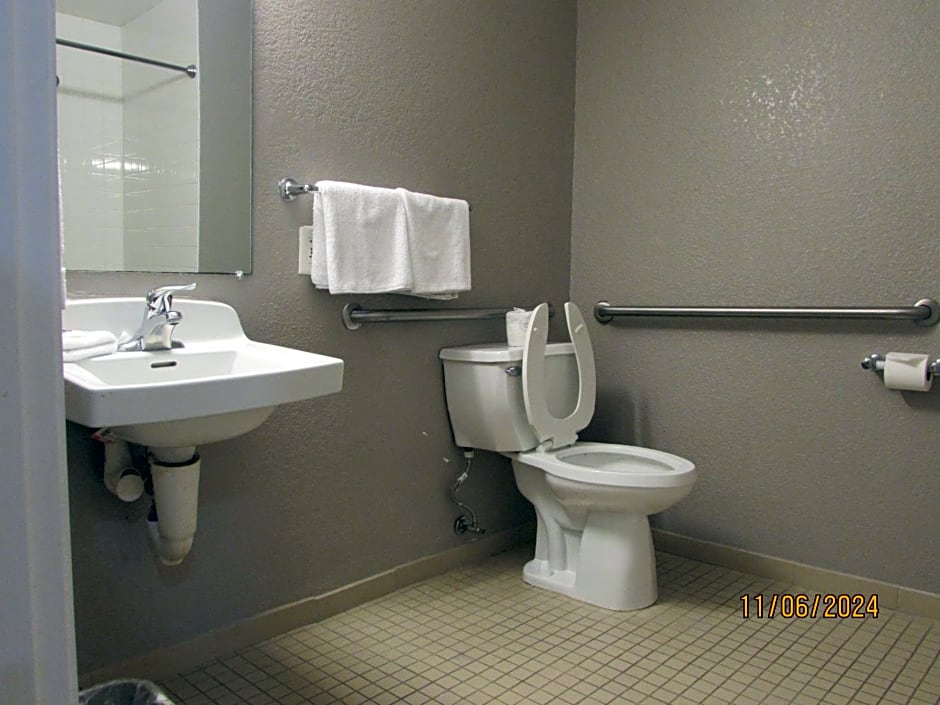 Motel 6-West Des Moines, IA