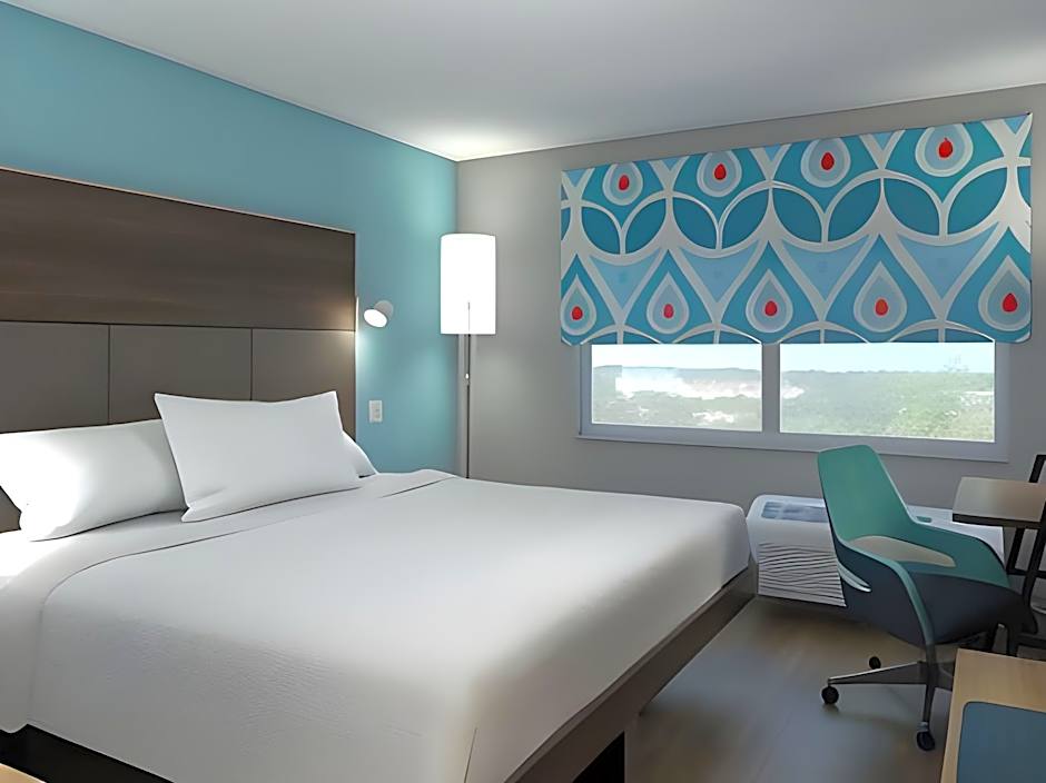 Tru by Hilton Atlanta Airport College Park