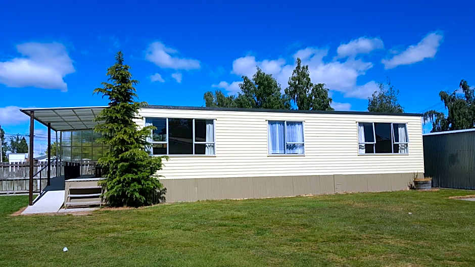 High Country Lodge, Motels & Backpackers