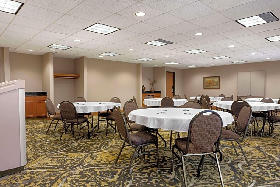 Wingate by Wyndham Bentonville