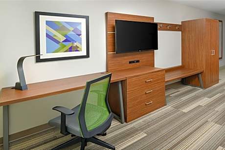 King Room - Mobility Access/Hearing Accessible