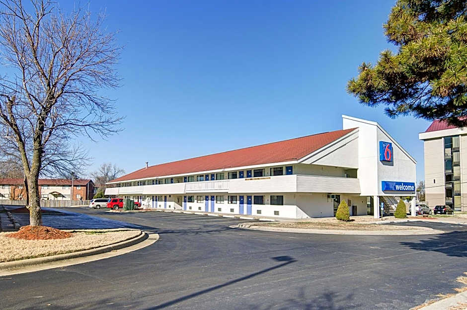 Motel 6-Springfield, MO - North