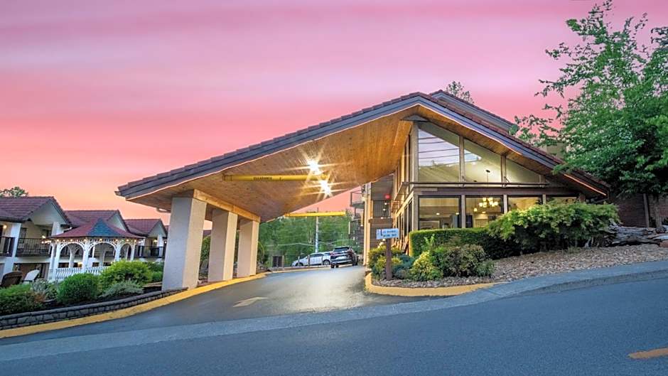 Super 8 by Wyndham Downtown Gatlinburg at Convention Center