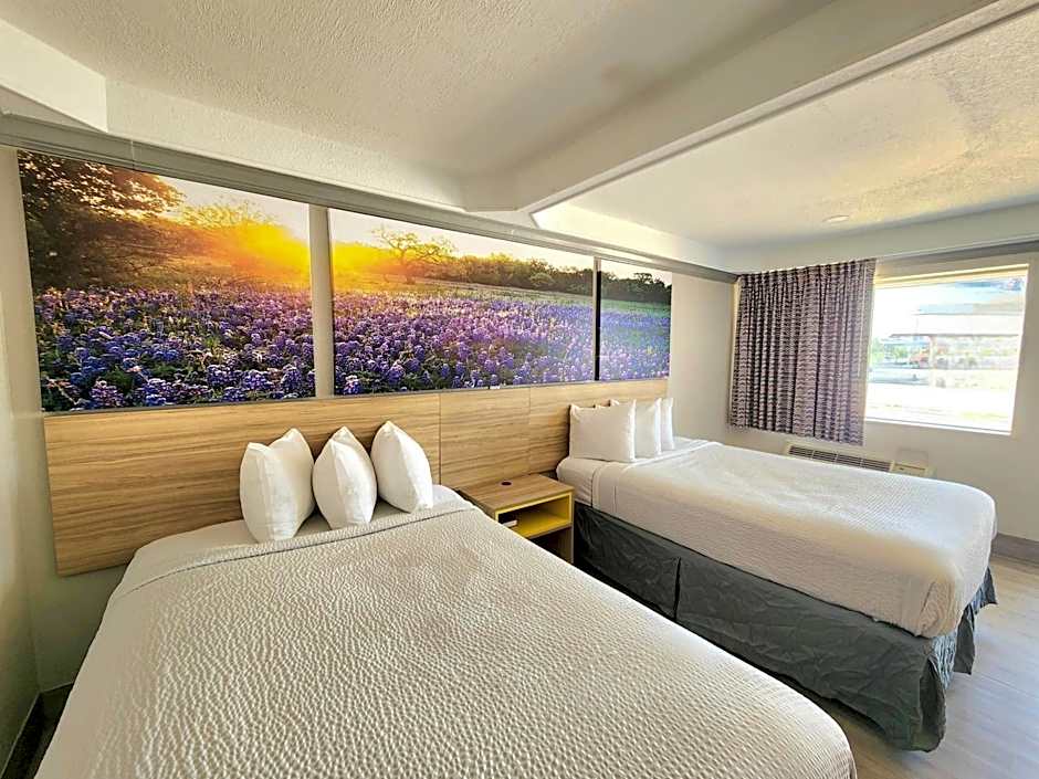 Days Inn by Wyndham Kenedy