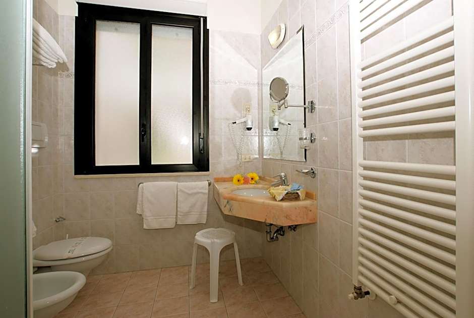 Hotel Athena