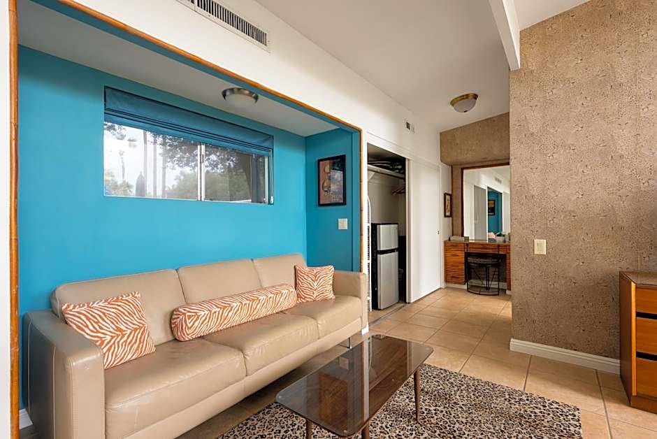 Monkey Tree Hotel by AvantStay Stylish Hotel in Palm Springs w Pool