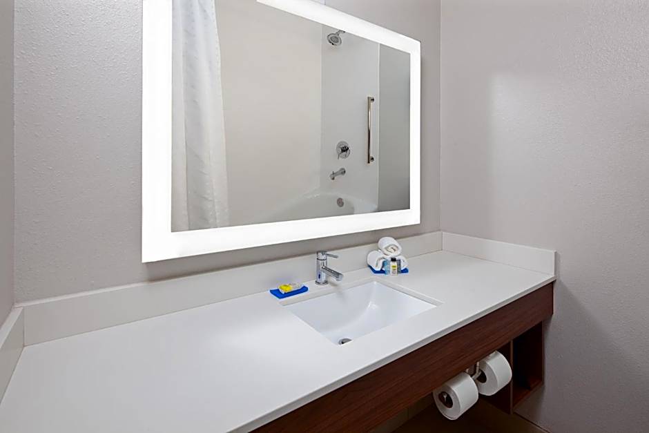 Holiday Inn Express & Suites Rancho Mirage By IHG