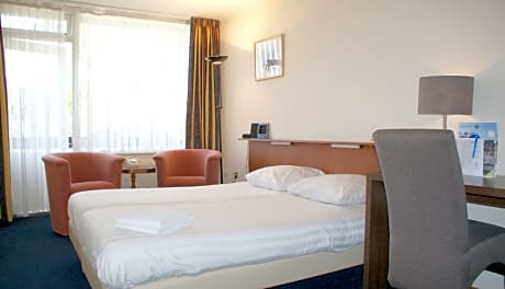 Small double room with balcony