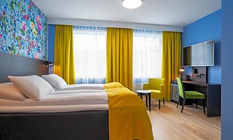 Standard Queen Room