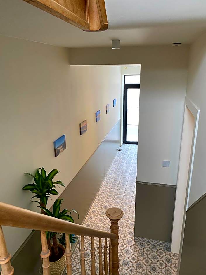 LOGIES-M Comfort Studios Inc Bikes B&B