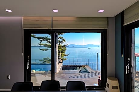 Sacheon Bileong Pool Villa Pension