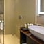 Carnelian Muscat - Airport Hotel