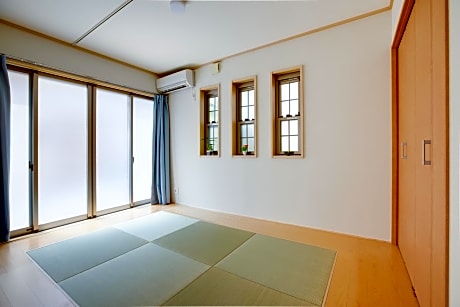 Triple Room with Shared Bathroom