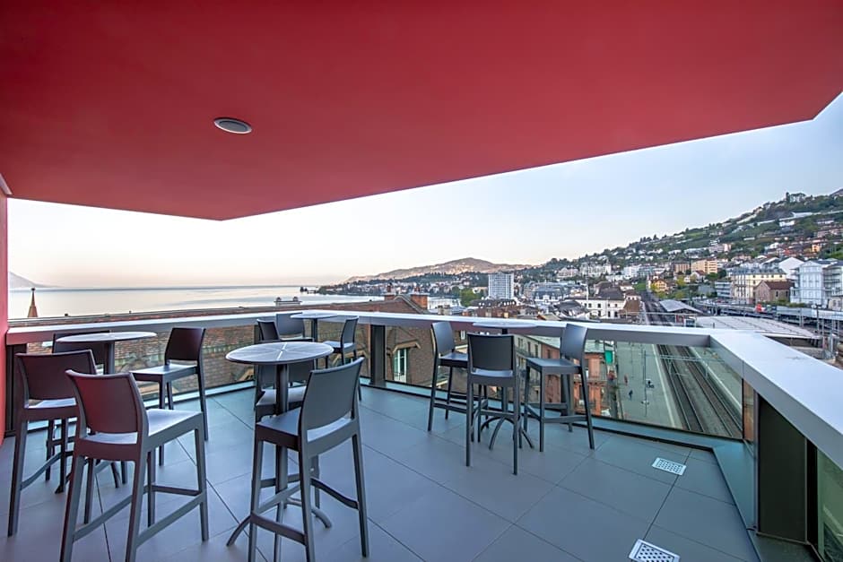 "The Freddie Mercury" Hotel