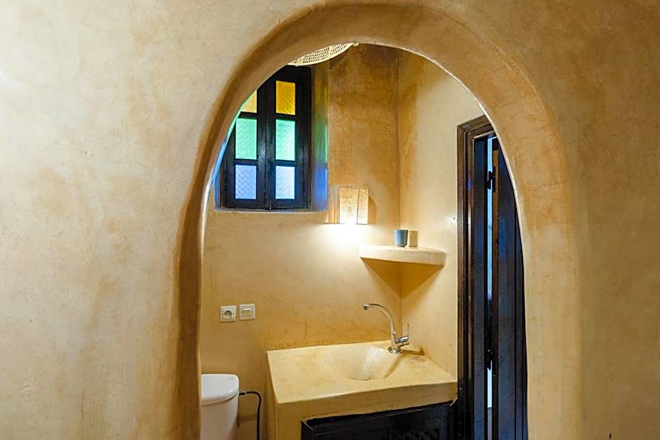 Riad Davina