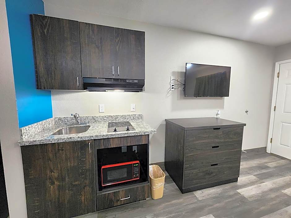 Scottish Inn & Suites