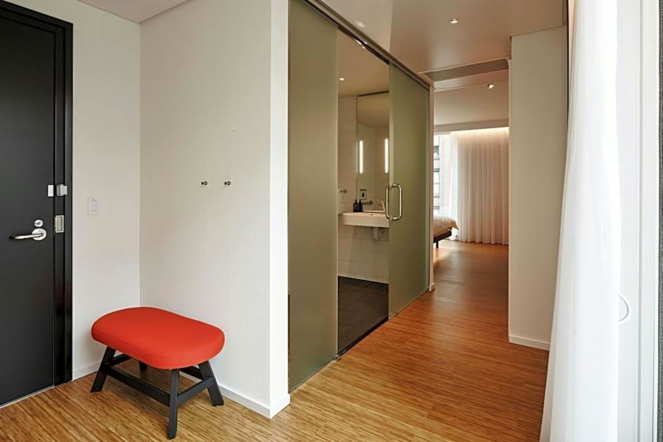 citizenM Los Angeles Downtown