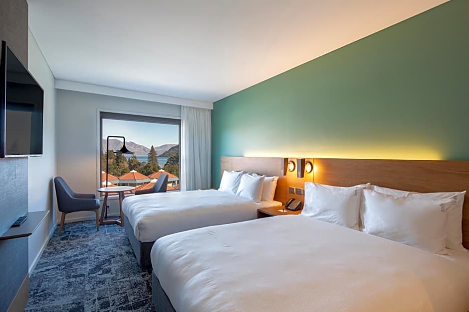Holiday Inn Express And Suites Queenstown By IHG