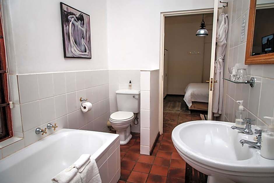 Aan de Oever Guesthouse