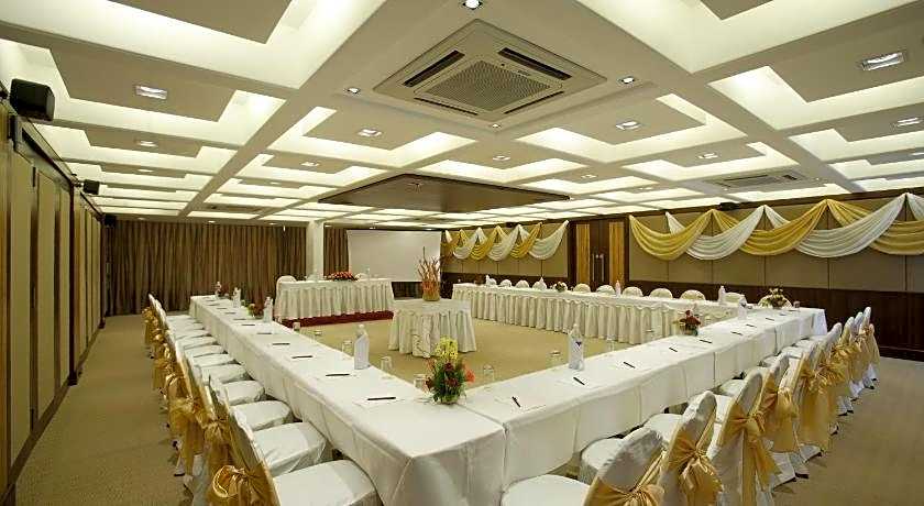 Express Towers Hotel