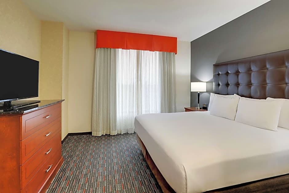 Drury Inn & Suites Charlotte Arrowood