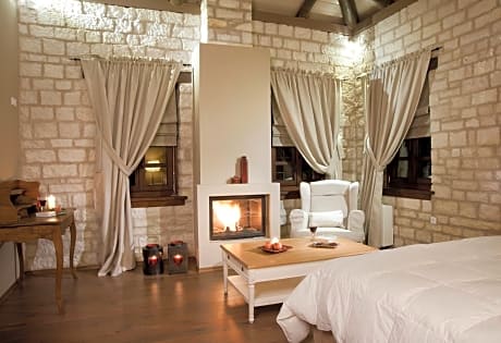 Junior Suite with Fireplace and Forest View