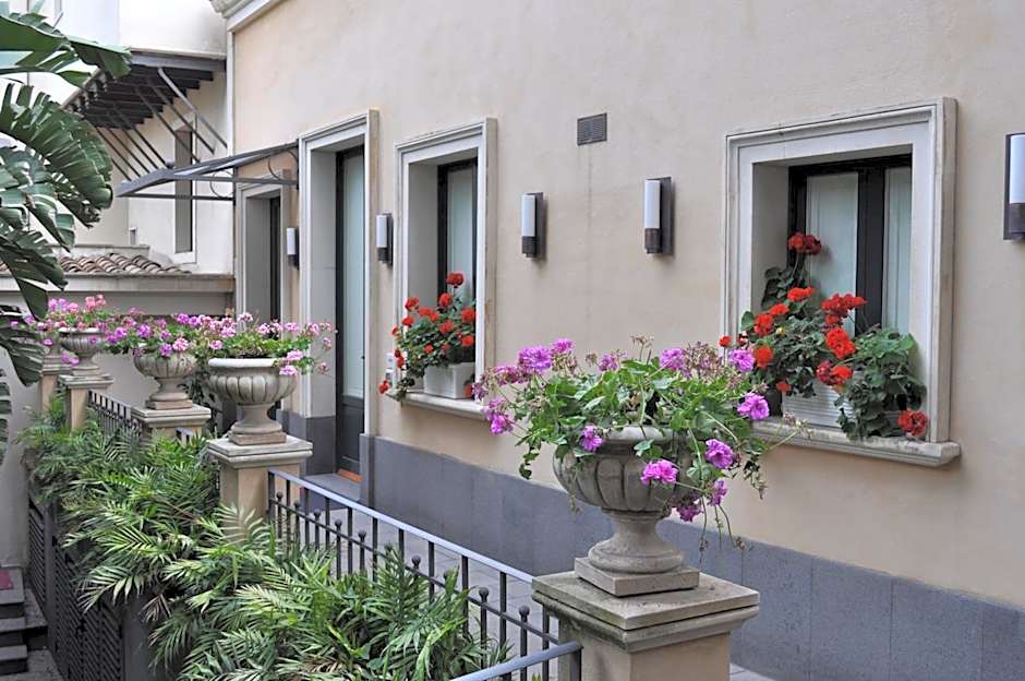Ognina Residence