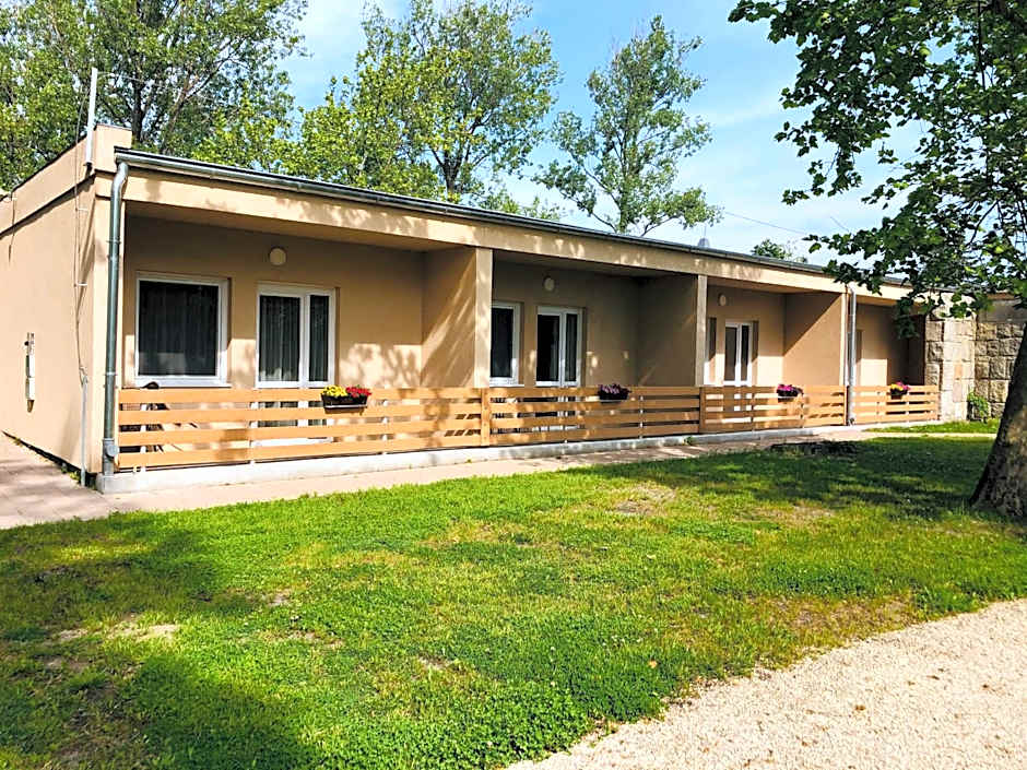 Napsugár Club és Panzió