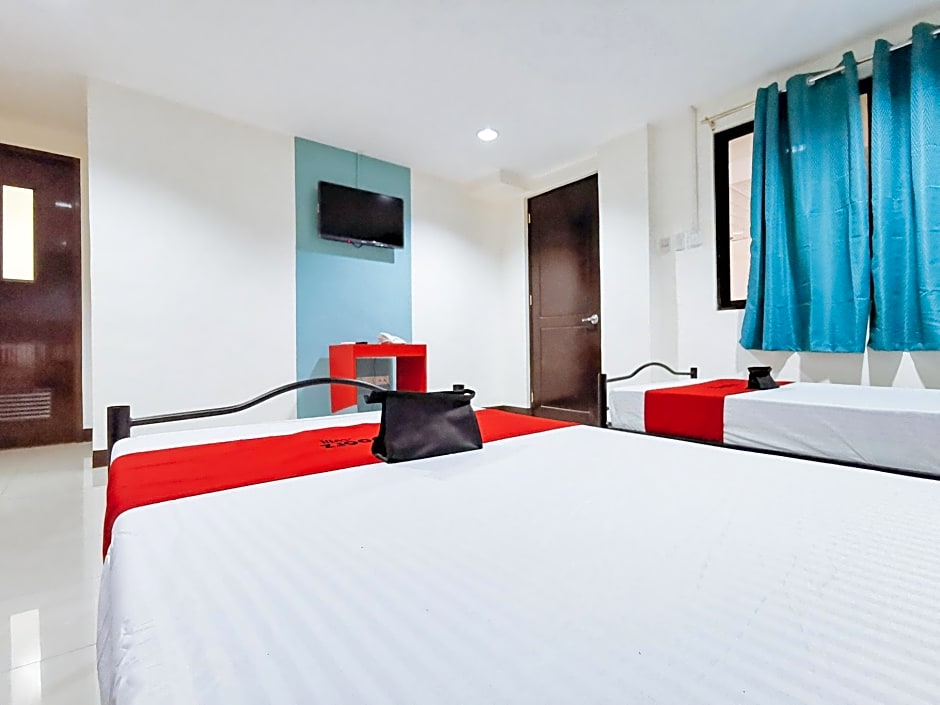 RedDoorz Plus near Ateneo de Davao