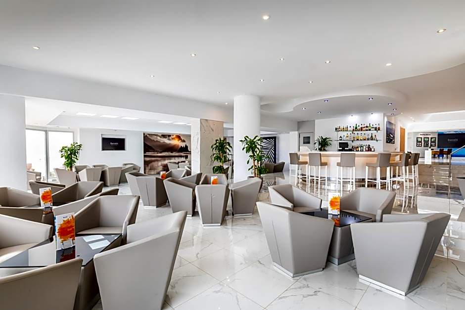 Barceló Santiago Hotel