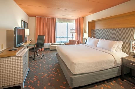 King Room with Hearing Accessible Roll In Shower - Non-Smoking