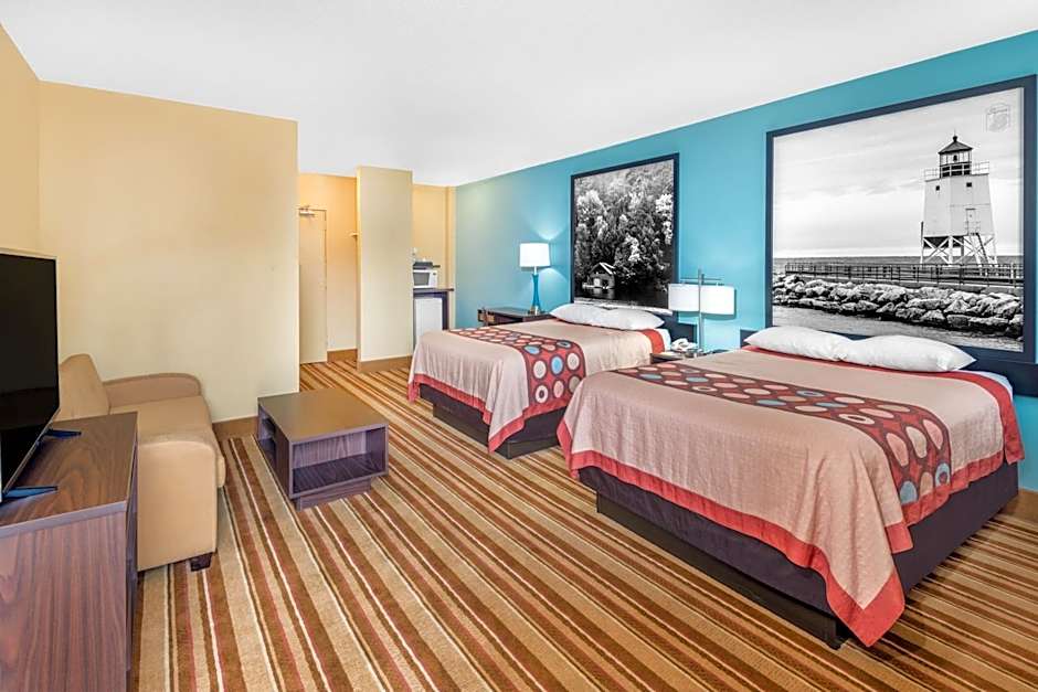 Super 8 by Wyndham Thunder Bay