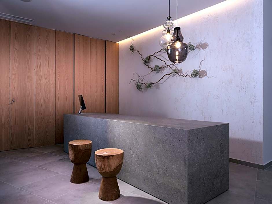 Cavo Vezal - Adults Only