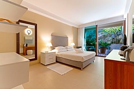 Double Room with Patio - Ground Floor