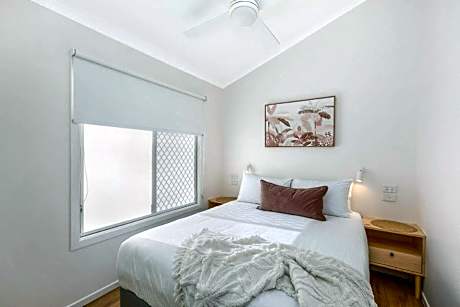 Deluxe Two-Bedroom Bungalow (5 Guests)