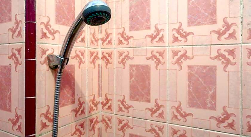 RedDoorz Plus Syariah near Stasiun Pekalongan 2