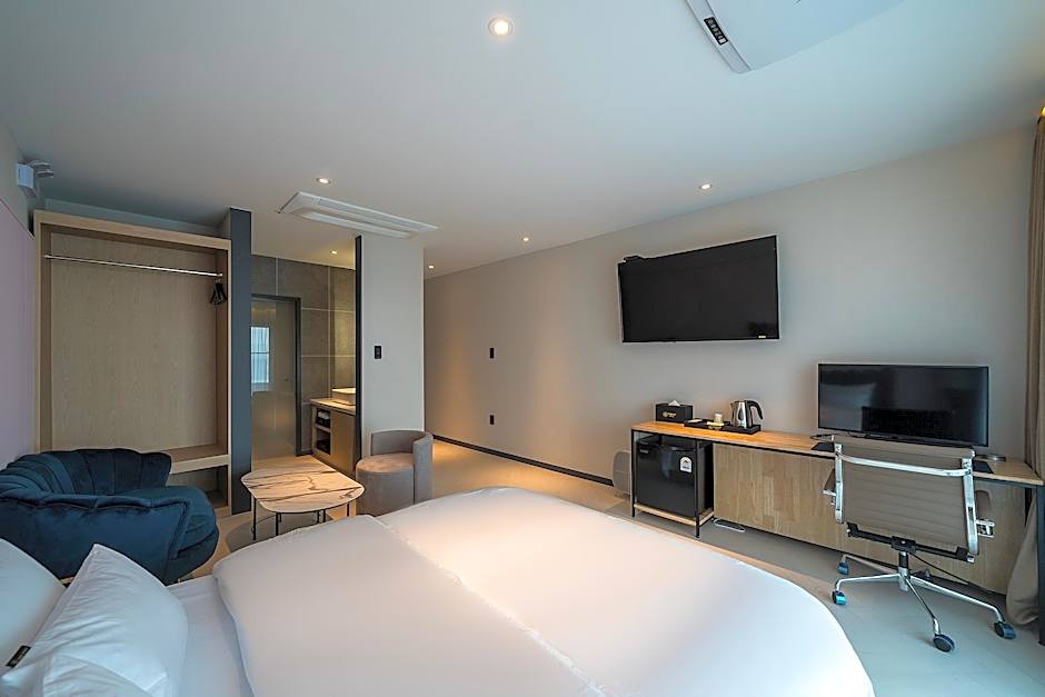 Brown Dot Siheung Geobuksum