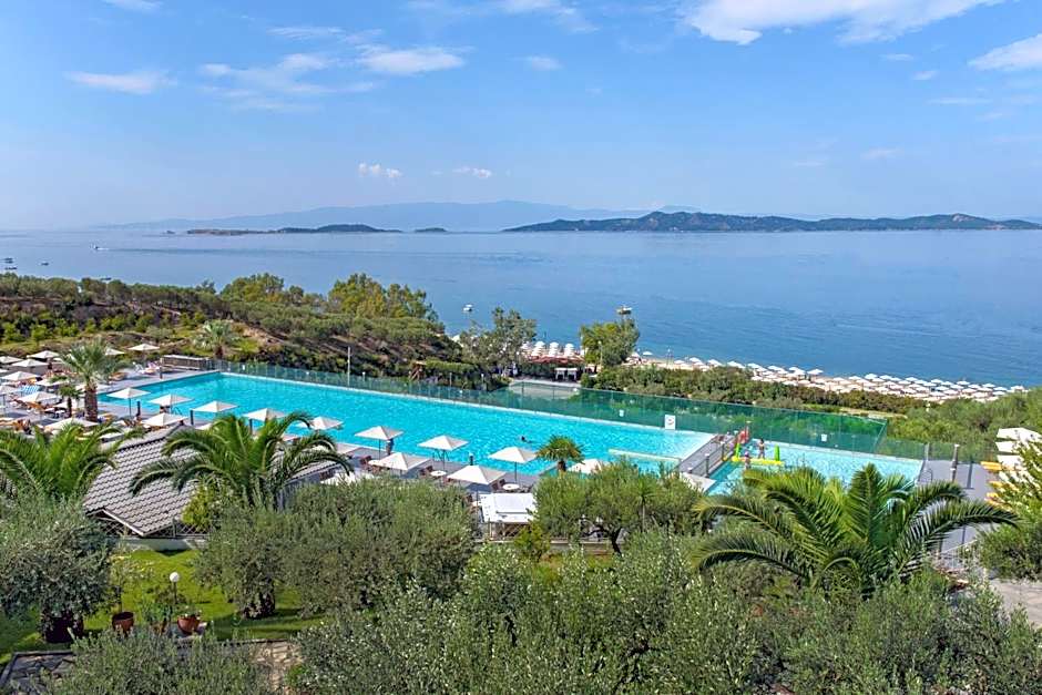 Akrathos Beach Hotel