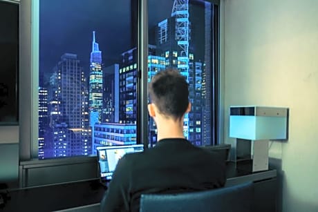 Wow Suite,1 King, Broadway View