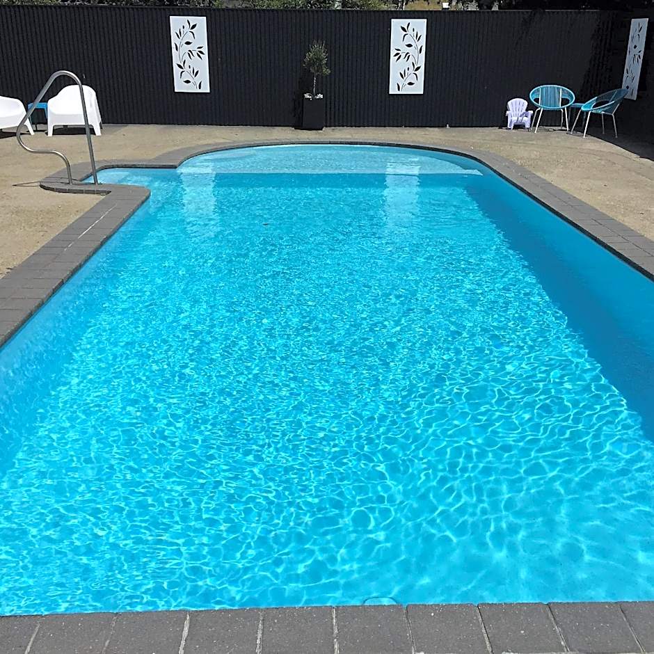 Fairway Motel & Apartments