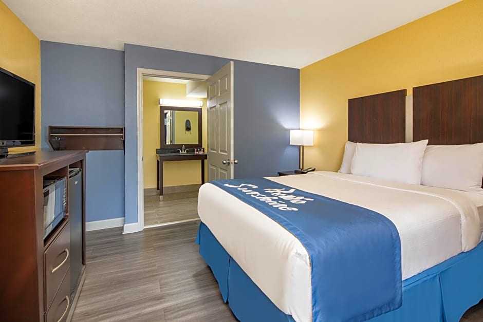 Days Inn by Wyndham Muscle Shoals Florence